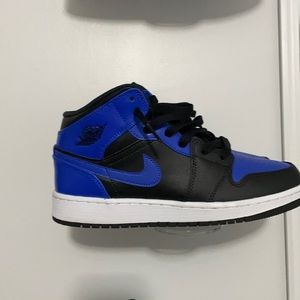 jordan 1 hyper royal